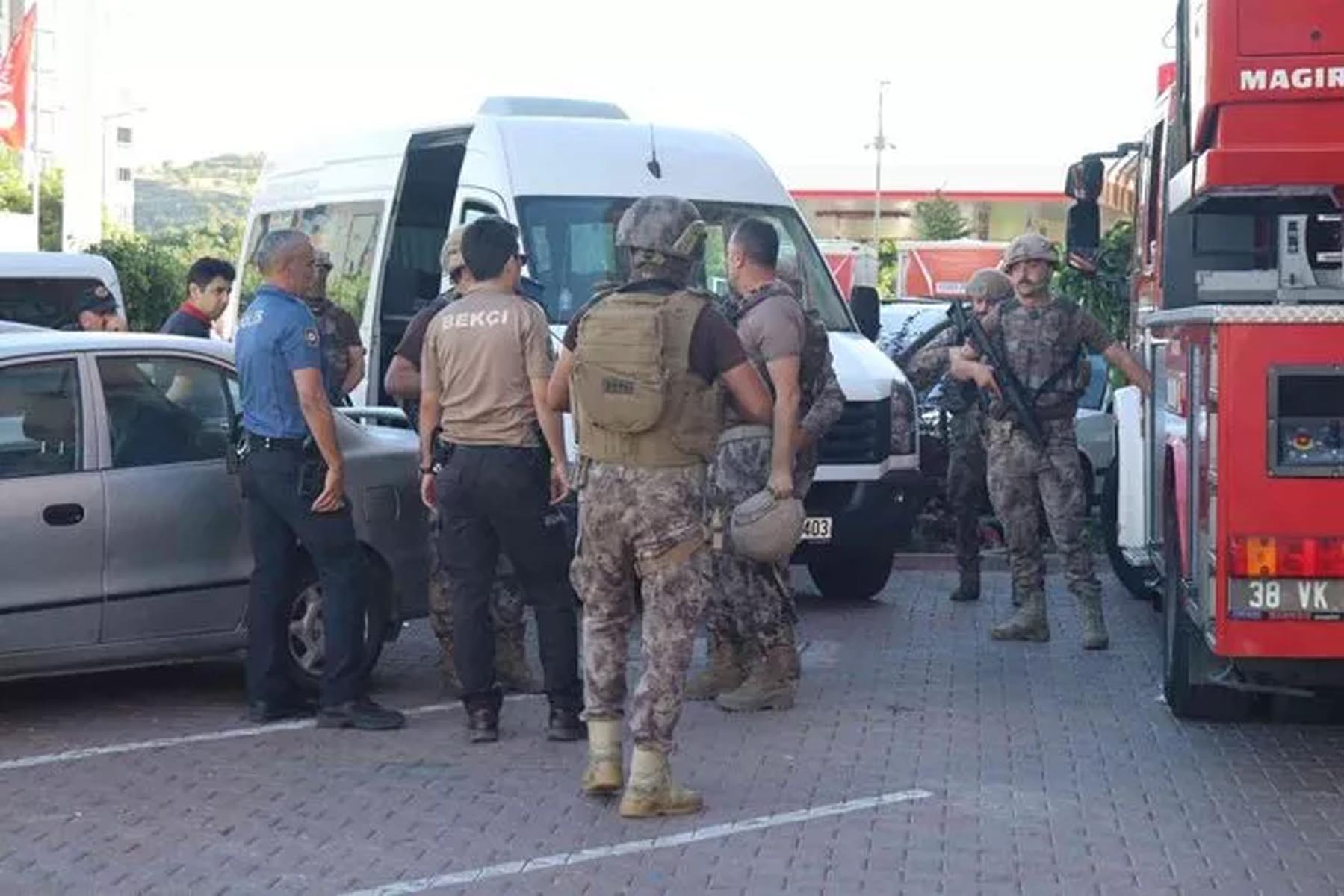 Kayseri'de hareketli saatler! 9 kişiyi rehin aldı, özel harekat devreye girdi!