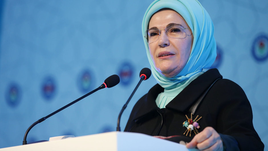 Cumhurbaşkanlığı Külliyesi'nde yapılan programda konuşan Emine Erdoğan: İnsanlığa karşı işlenen suçlar müşterek derdimiz olmalıdır