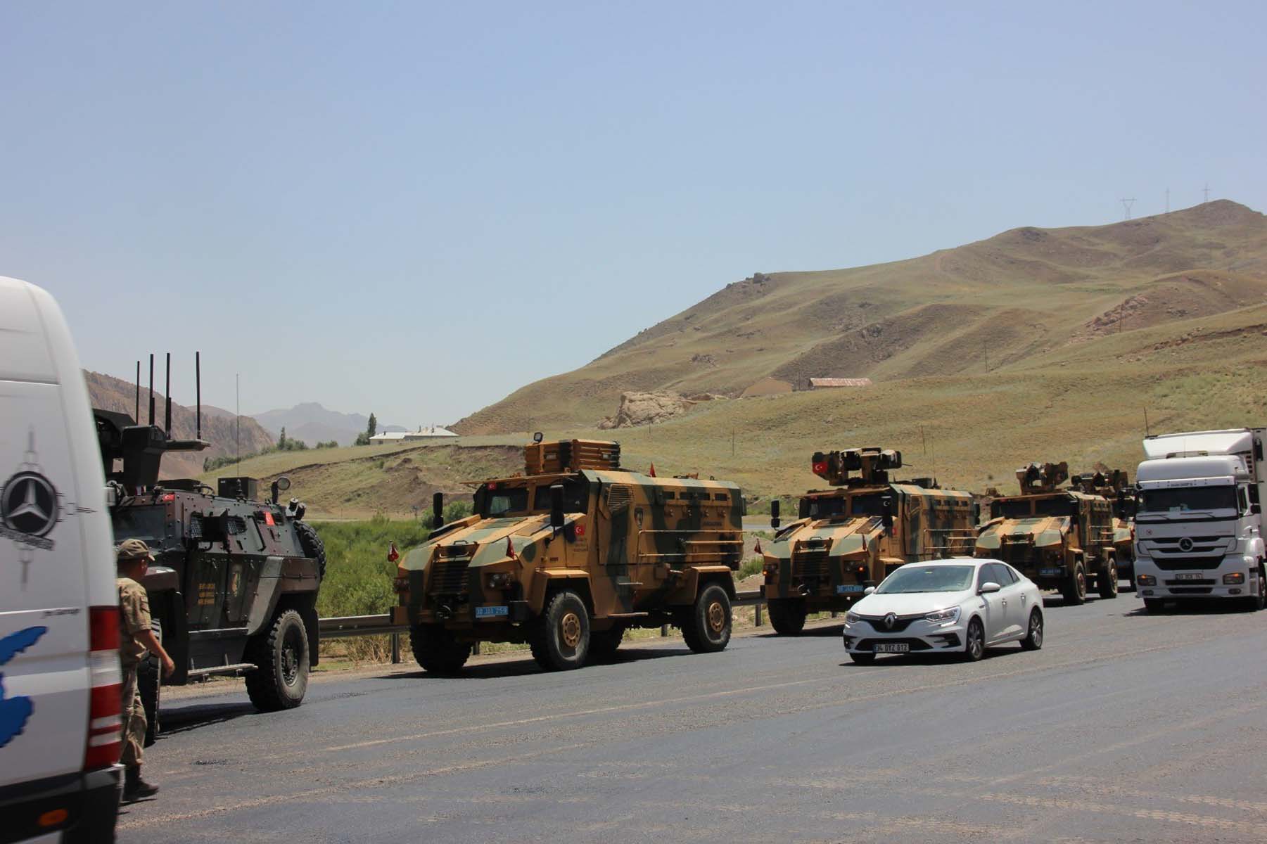 Hakkari'de arazi husumeti! İki aile arasında silahlı kavga: 4 ölü 