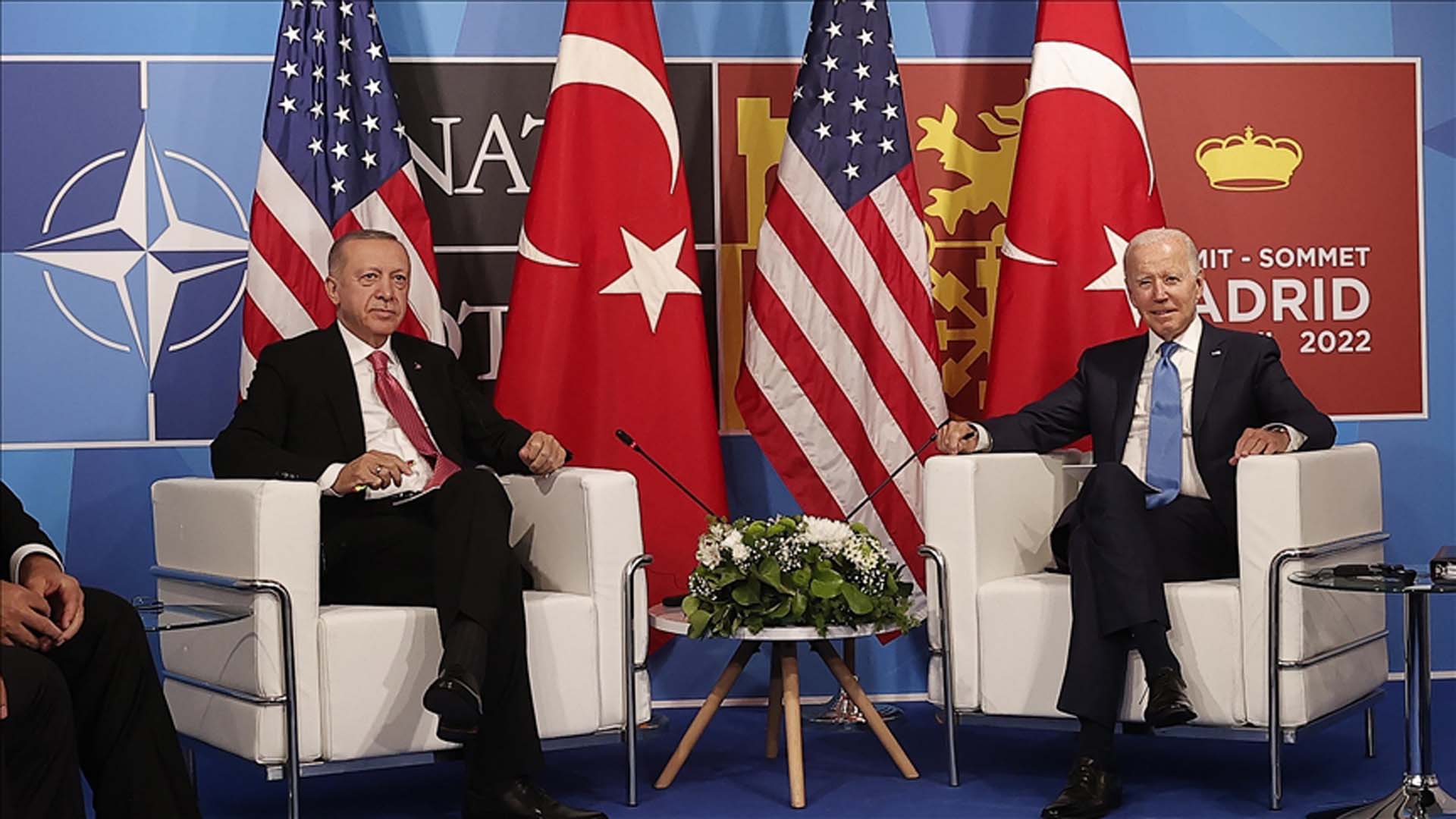 Cüneyt Özdemir'den Cumhurbaşkanı Erdoğan'a övgü: Biden ve Putin ile görüşüp masaya oturabilen sayılı liderlerden biri 