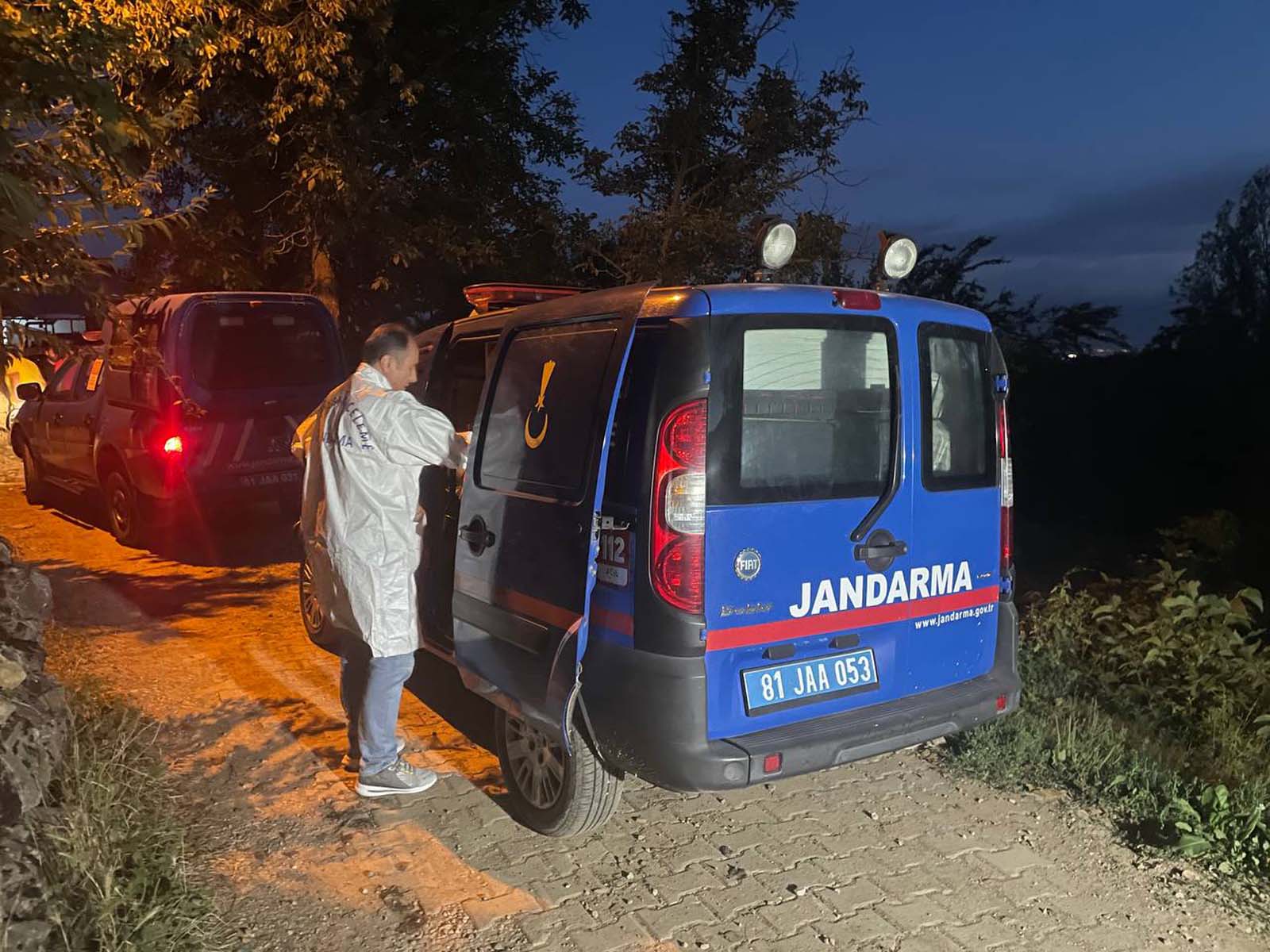 Düzce'de korkunç olay! Bir aileye silahlı saldırı: 3 ölü, 1 ağır yaralı 