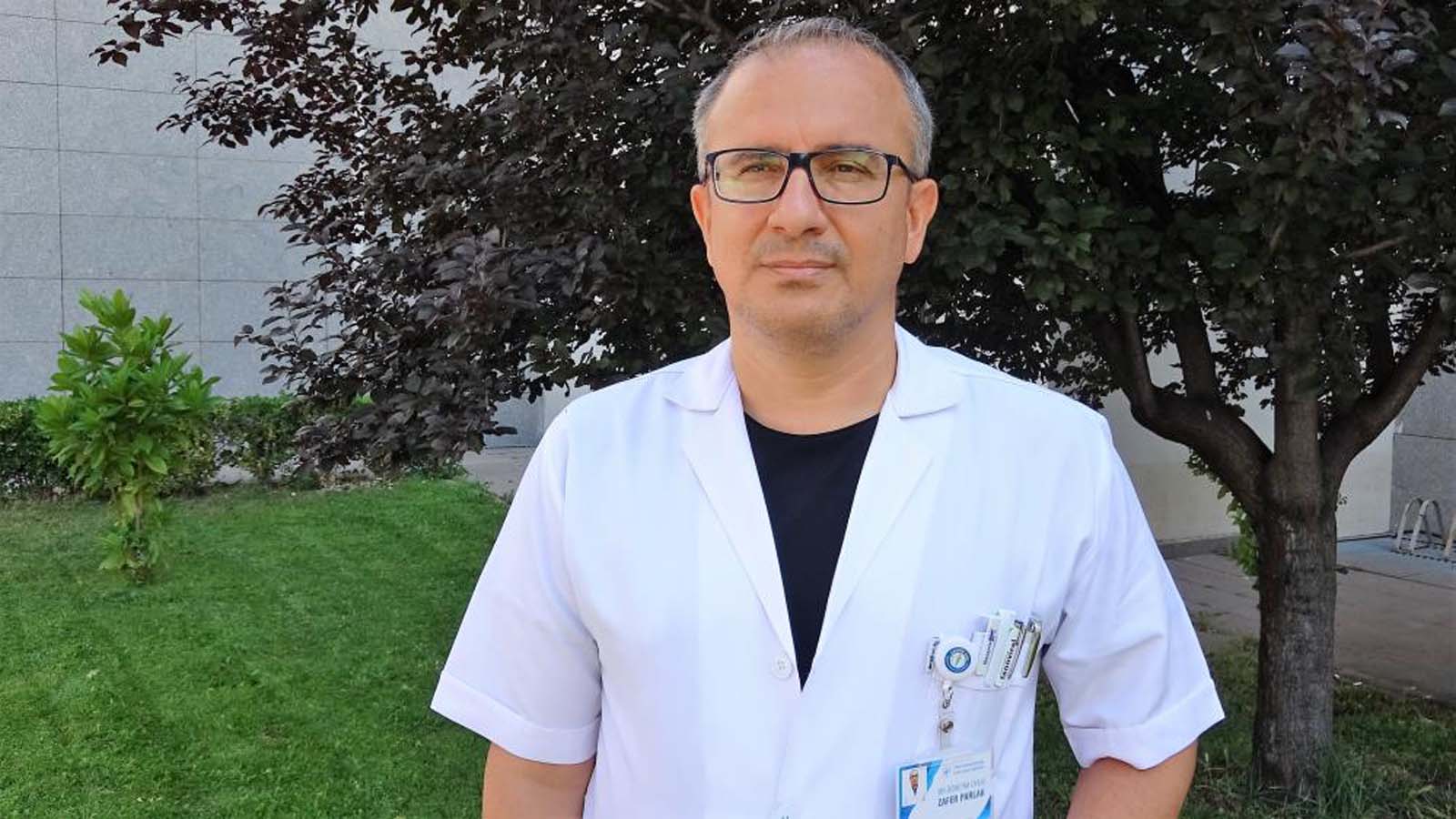 Yaz aylarının kabusu olup, ölümle sonuçlanabiliyor! Keneden korunmanın en basit yolu: Pantolon giyip, açıkta kalacak alan bırakmamak