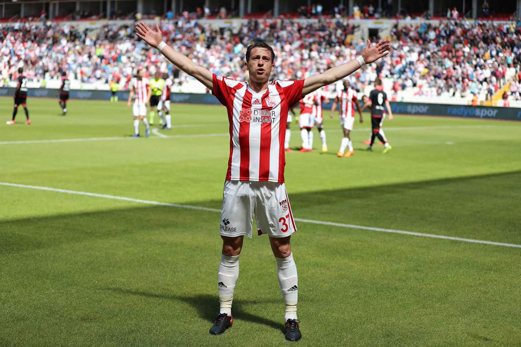 Trabzonspor'dan Hakan Arslan hamlesi! Yıldız futbolcu transfere sıcak bakıyor 