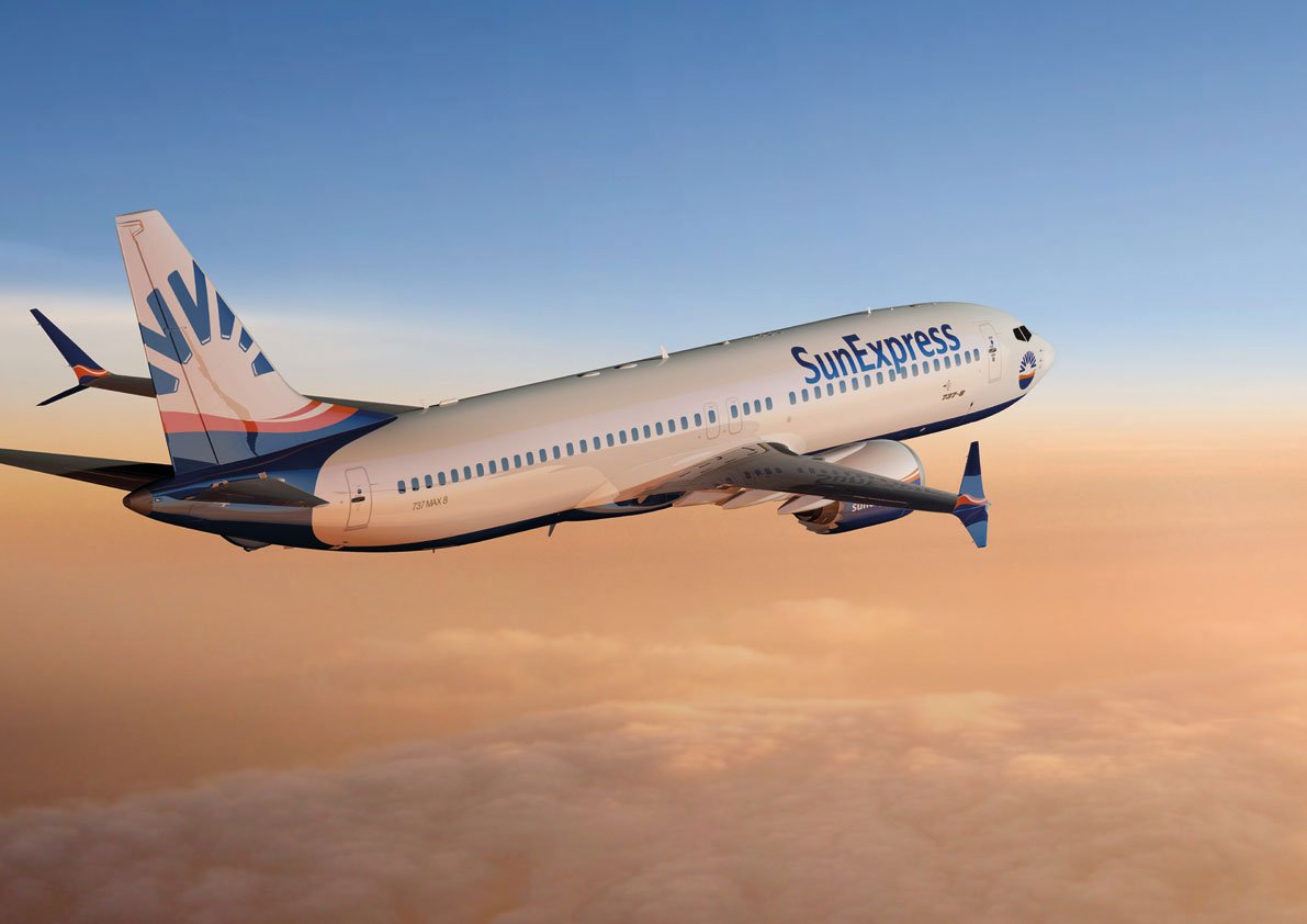 Sun Express'ten Yılan kafası ikramı! Ankara- Almanya uçağındaki uçuş ekibinin yemeğinden yılan kafası çıktı!