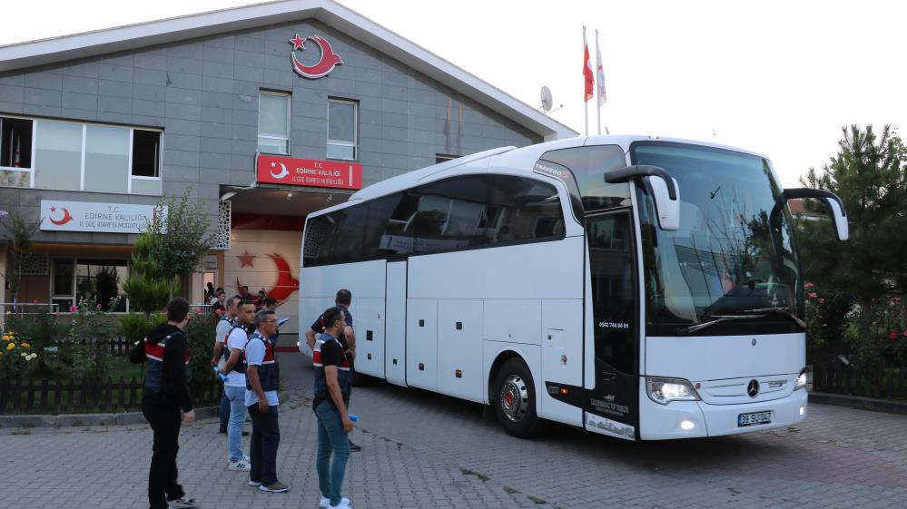 215 Afgan göçmen yakalanmıştı! Sınır dışı edilecek!