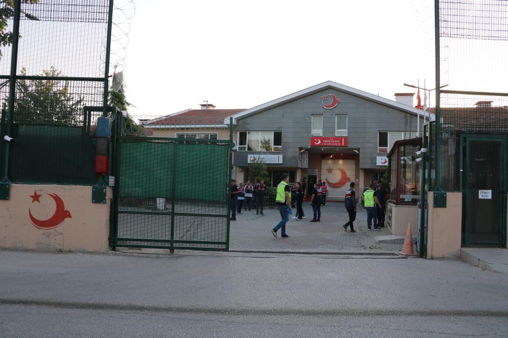 215 Afgan göçmen yakalanmıştı! Sınır dışı edilecek!