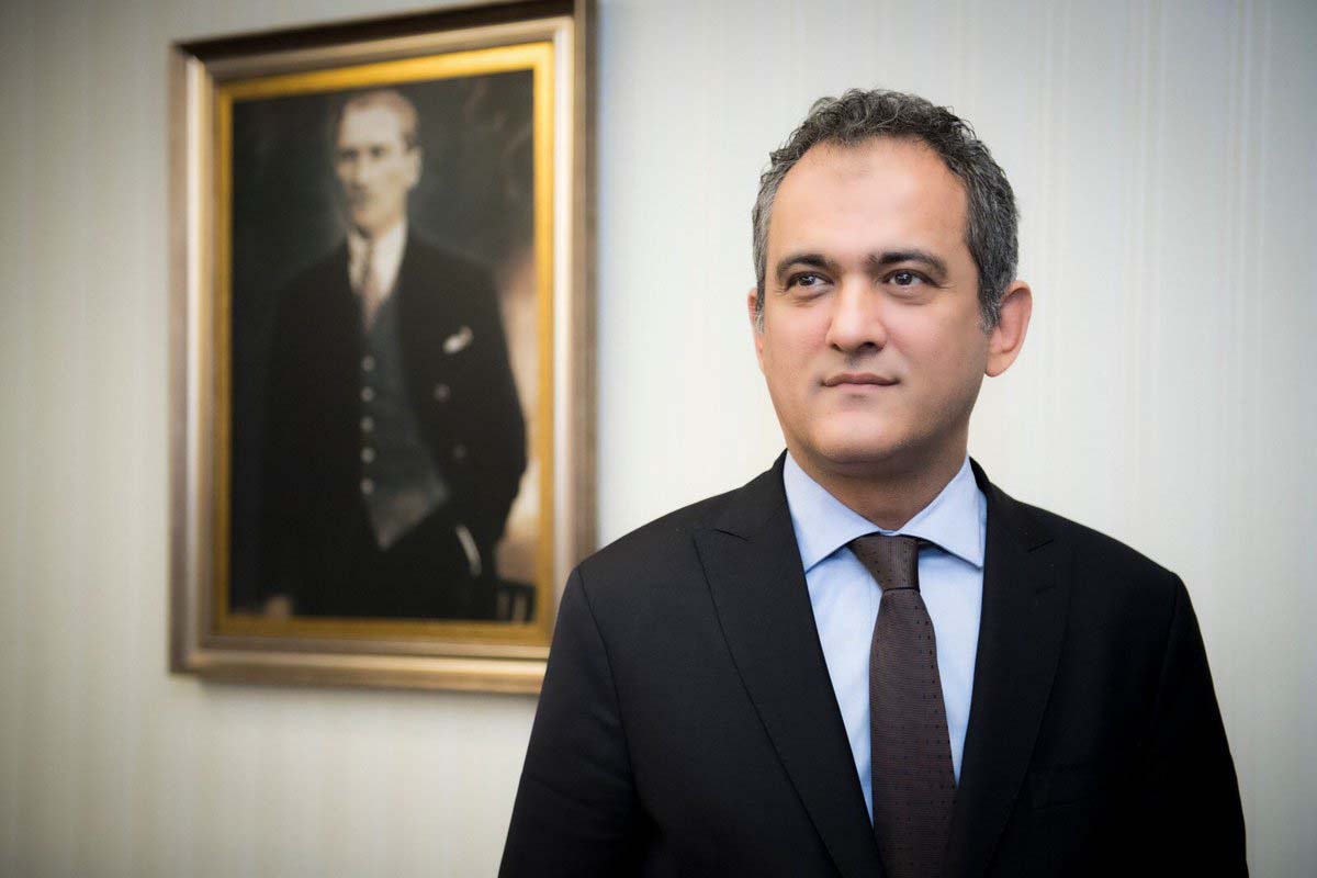 LGS 2022 ilk tercih sonuçlarının açıklanmasının ardından değerlendirmelerde bulunan Bakan Özer: Öğrencilerin öncelikli tercihlerine yerleşme oranı arttı