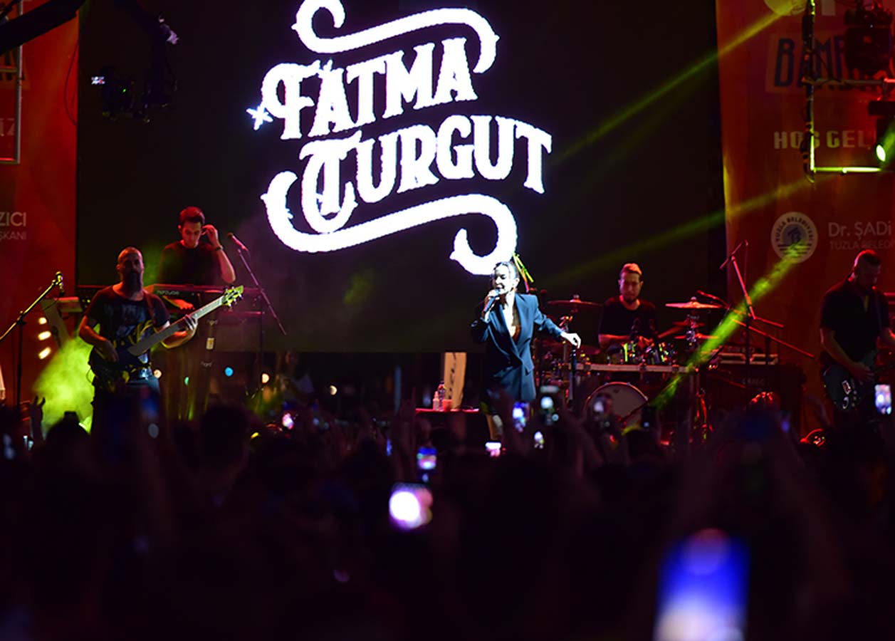 Fatma Turgut, Tuzla’da hayranlarıyla buluştu!