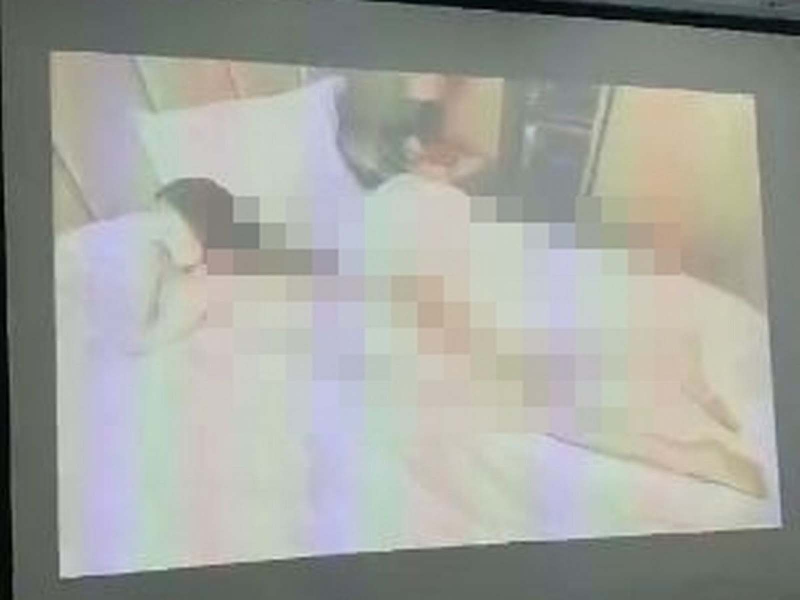 Bir öğretmenin utanç verici anı: Derste öğrencilerine cinsel içerikli video izletti! Hatasını fark etti ama iş işten geçti 