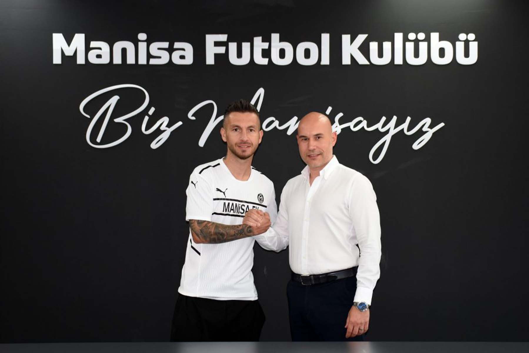 Adem Büyük'ün yeni takımı belli oldu! Manisa FK ile 3 yıllık sözleşme imzaladı 