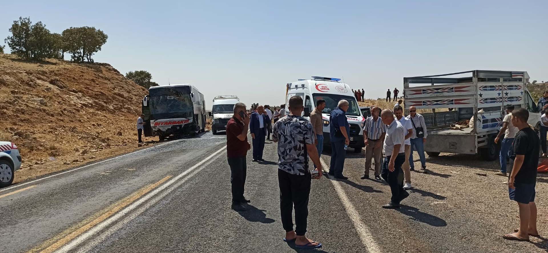 Şırnak İdil'de kaza! Yolcu otobüs ve otomobil kafa kafaya çarpıştı: Merve Batmaz öldü, 11 kişi yaralandı 