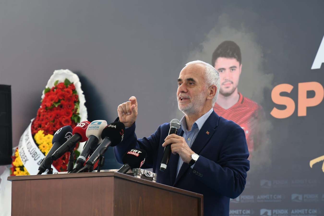 Pendik Belediyesi Ahmet Çalık Spor Kompleksi'nin açılışını gerçekleştirdi!