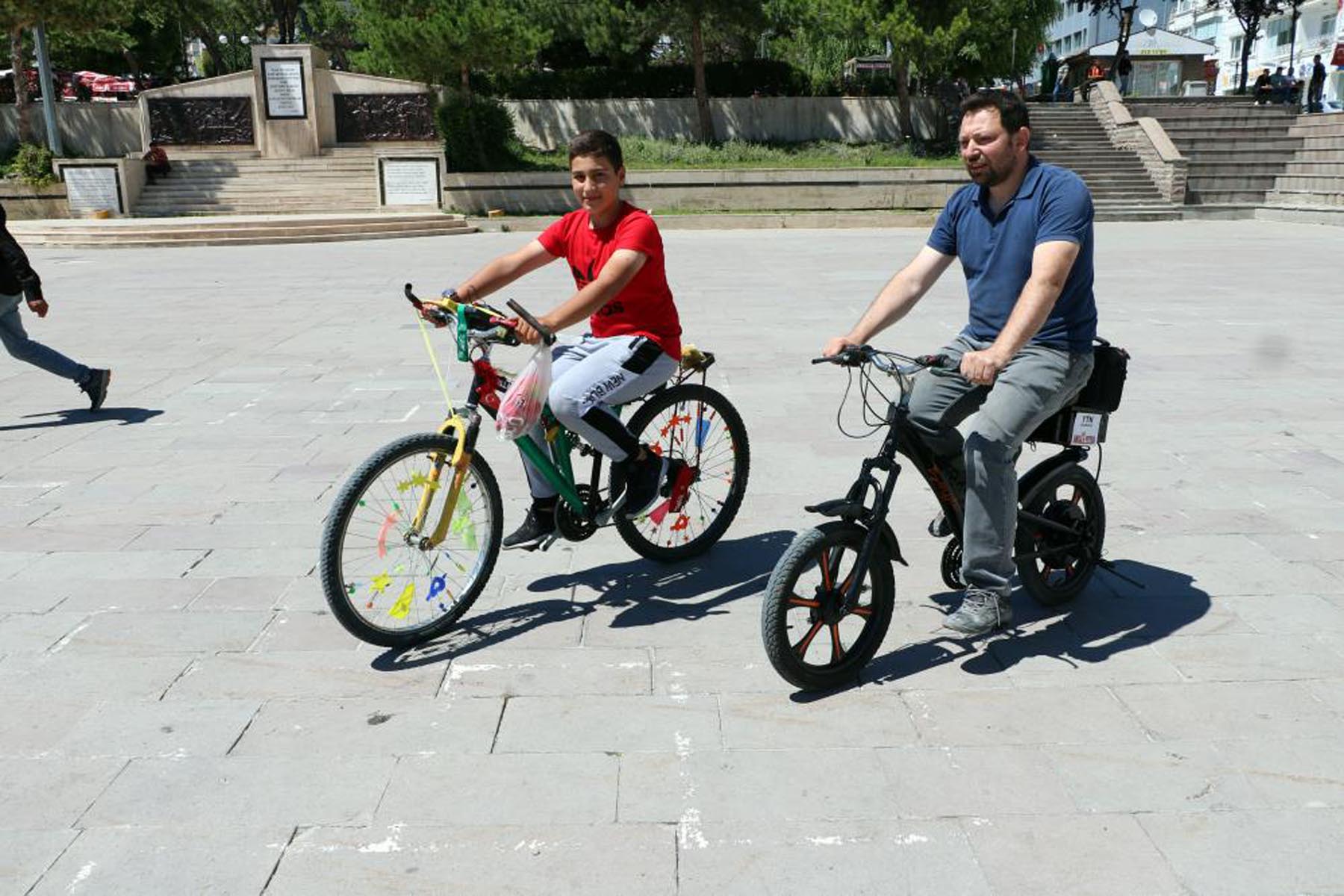 3 kardeşin ürettiği çevre dostu elektrikli bisiklet şaşırttı! 50 kuruşla 45 kilometre gidiyor! Sadece 1.500 TL'ye mal edildi! 