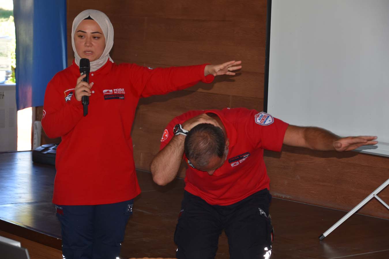 PAEK, Pendik Gençlik Kampı'nda bulunan öğrencilere Afet Bilinci isimli eğitim verdi