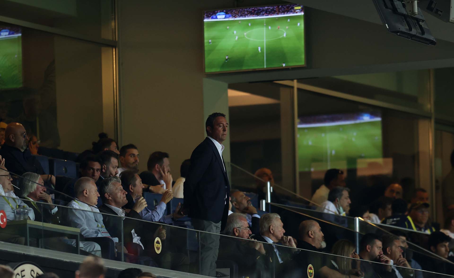 Vladimir Putin tezahüratı Fenerbahçe'nin başına iş açtı! Sarı lacivertliler UEFA'dan men ceza alır mı? Uzman isim açıkladı 