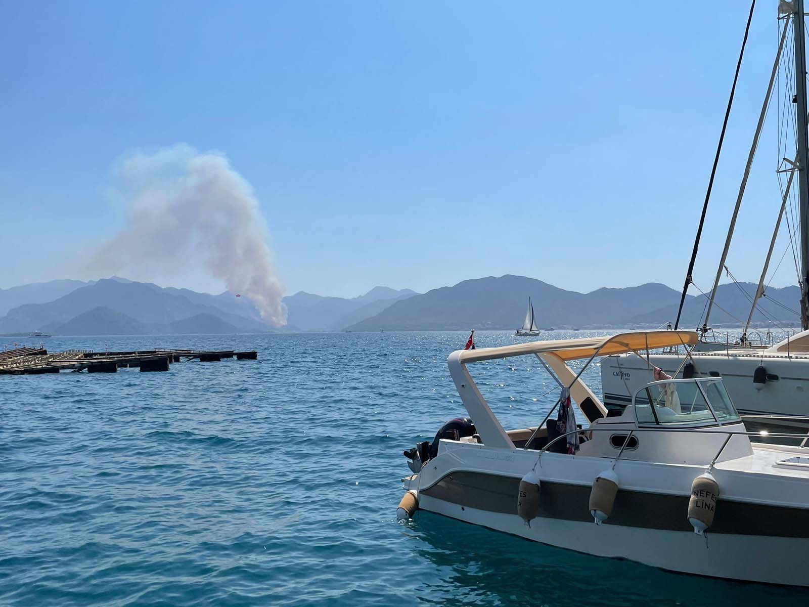 Son dakika | Muğla'nın Marmaris ilçesinde orman yangını! Alevler rüzgarın etkisiyle yayılıyor