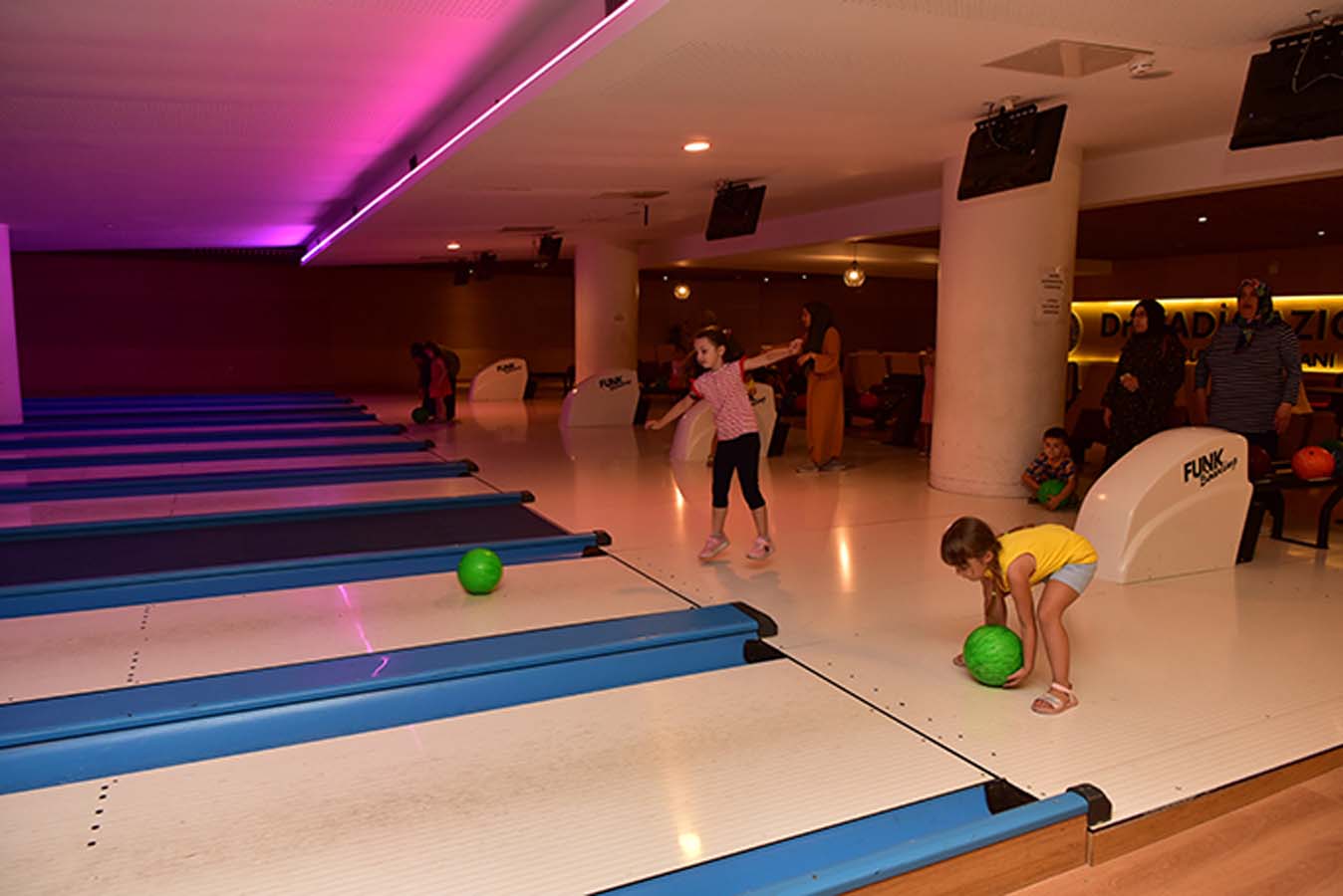 Tuzla Belediyesi AÇEV'de 700 anne ve çocuk farlı branşlarda eğitim görüyor