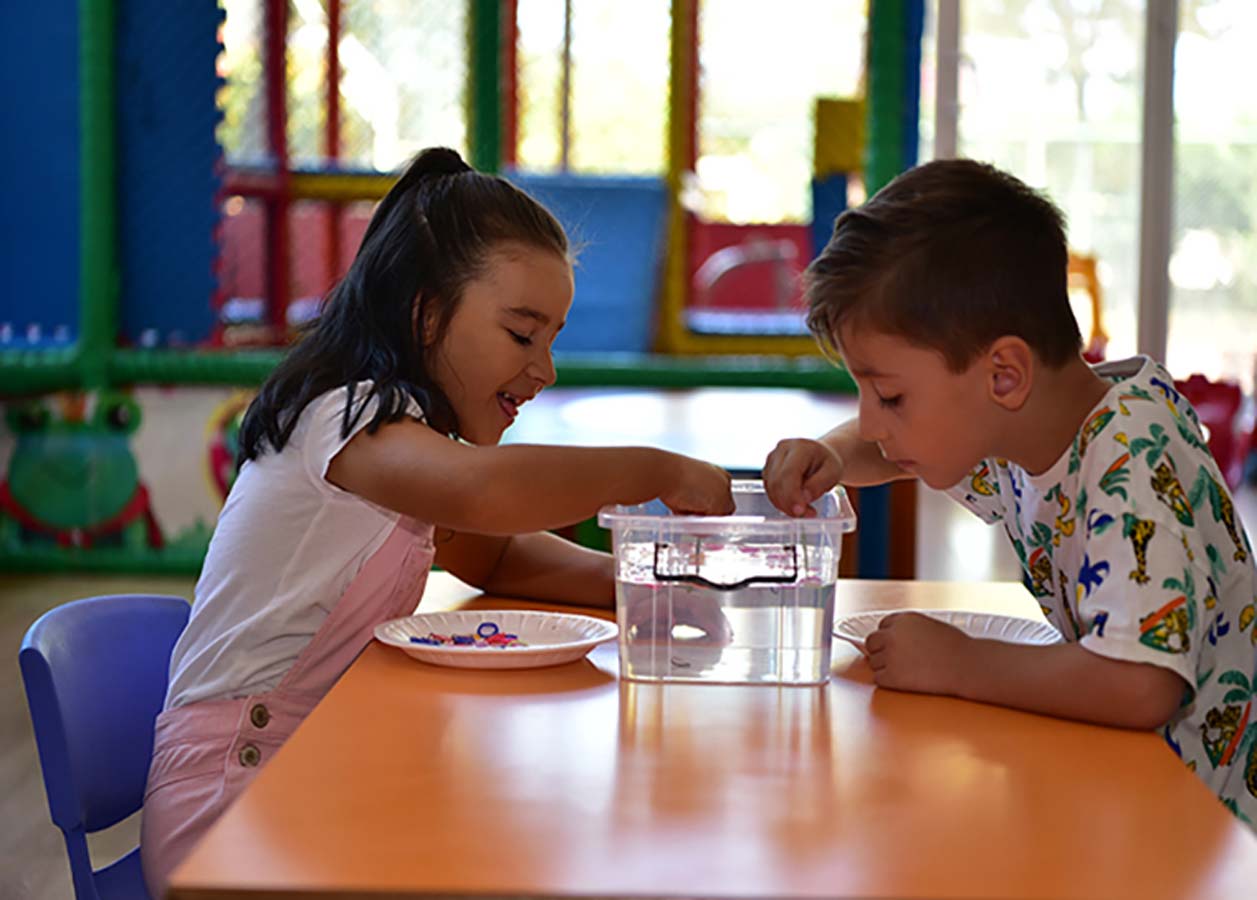 Tuzla Belediyesi AÇEV'de 700 anne ve çocuk farlı branşlarda eğitim görüyor