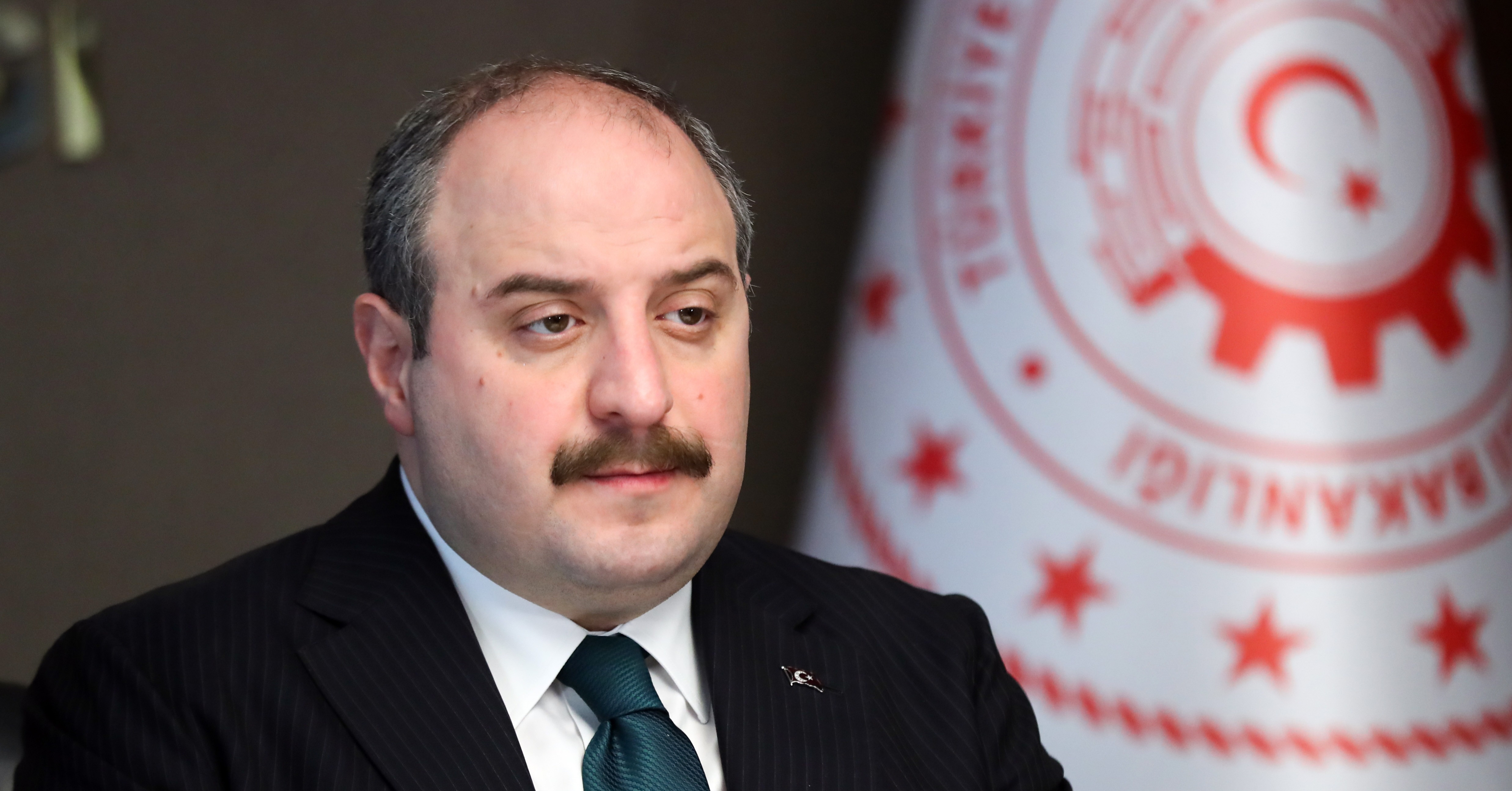 Sanayi ve Teknoloji Bakanı Mustafa Varank ve Ümit Özdağ birbirine girdi! Argo kelimeler havada uçuştu!