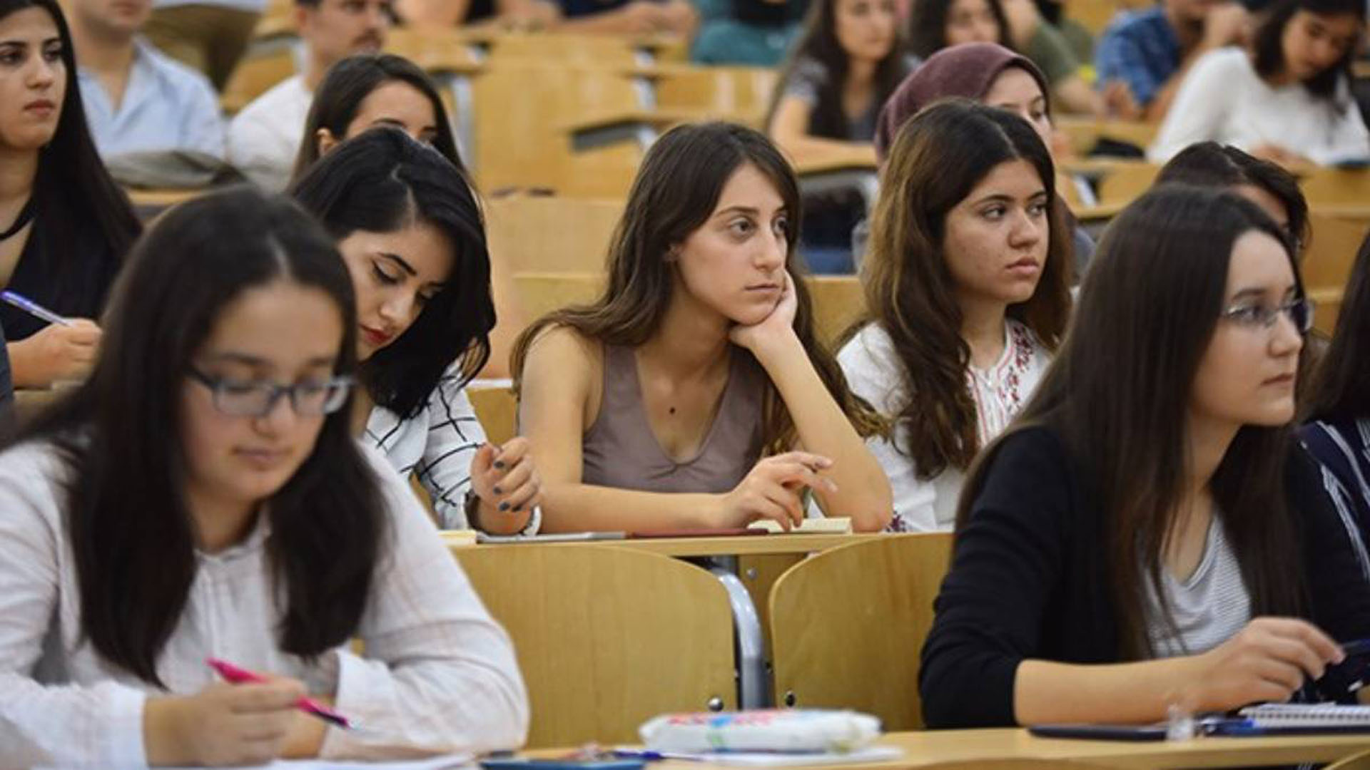 TÜİK açıkladı! Türkiye'de en çok kazancı olan bölüm belli oldu!