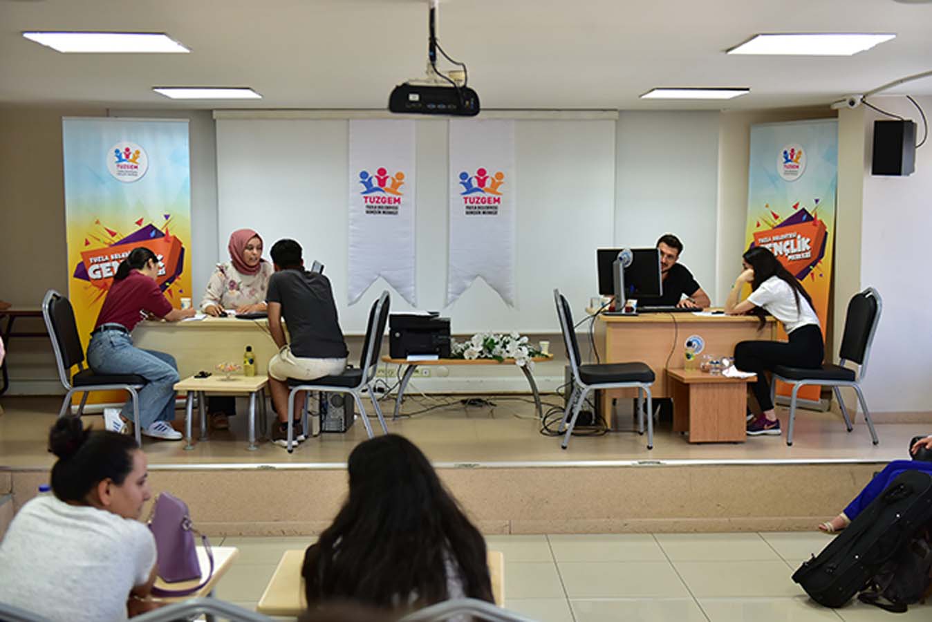 Tuzla Belediyesi'nden üniversite tercihi yapacak olan öğrencilere rehberlik hizmeti