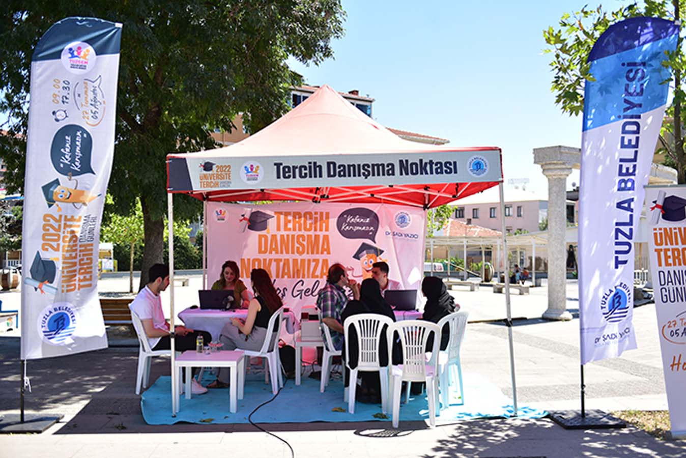 Tuzla Belediyesi'nden üniversite tercihi yapacak olan öğrencilere rehberlik hizmeti