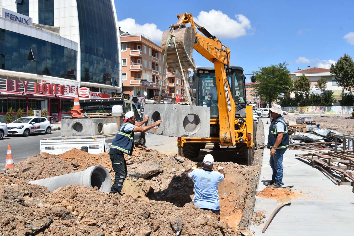 Pendik Belediyesi'nden Kurtköy Metro İstasyonu'nun çevresine devasa meydan!