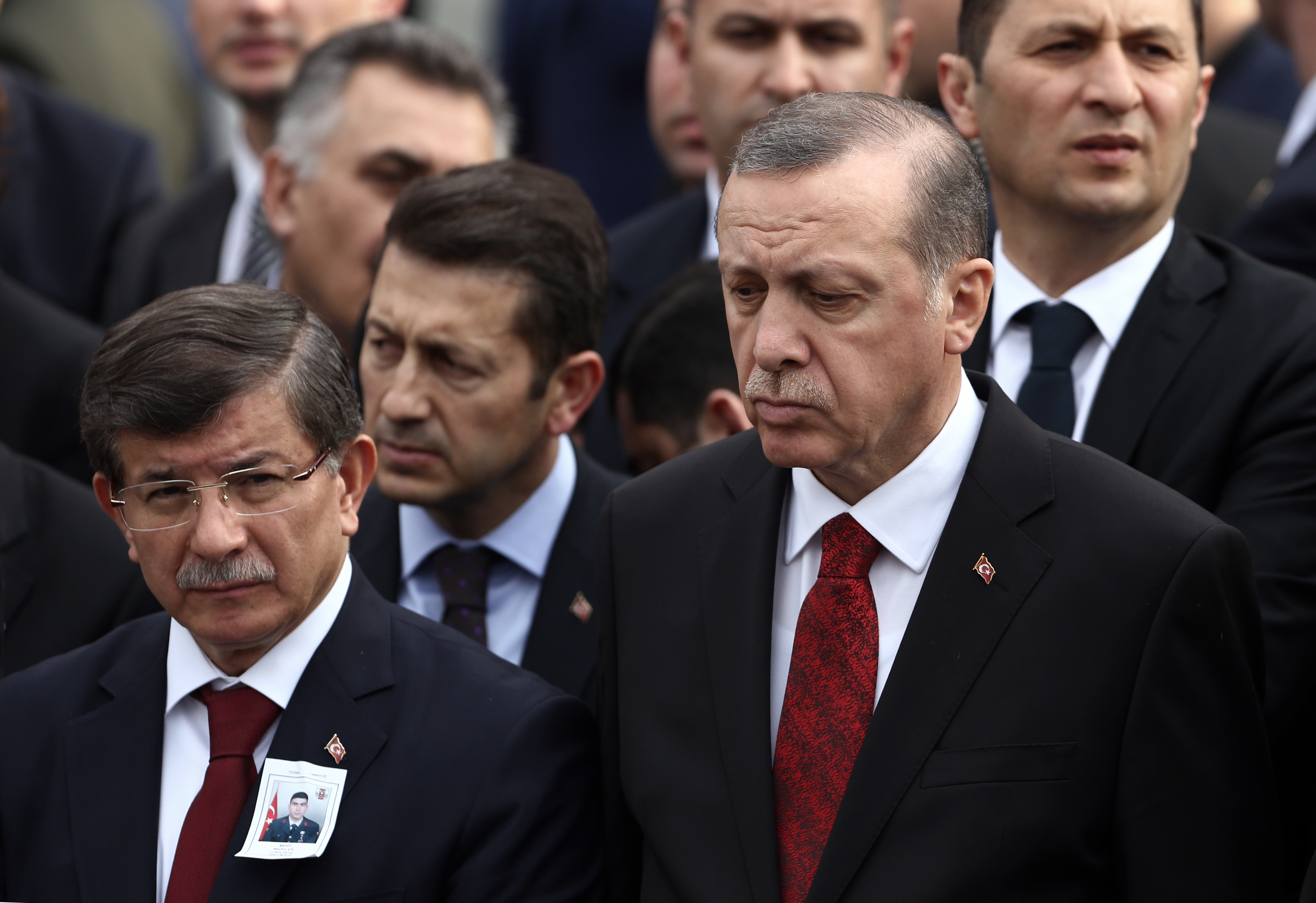 Menfaati biten Davutoğlu, Cumhurbaşkanı Erdoğan'a meydan okudu! Çıksın karşıma!