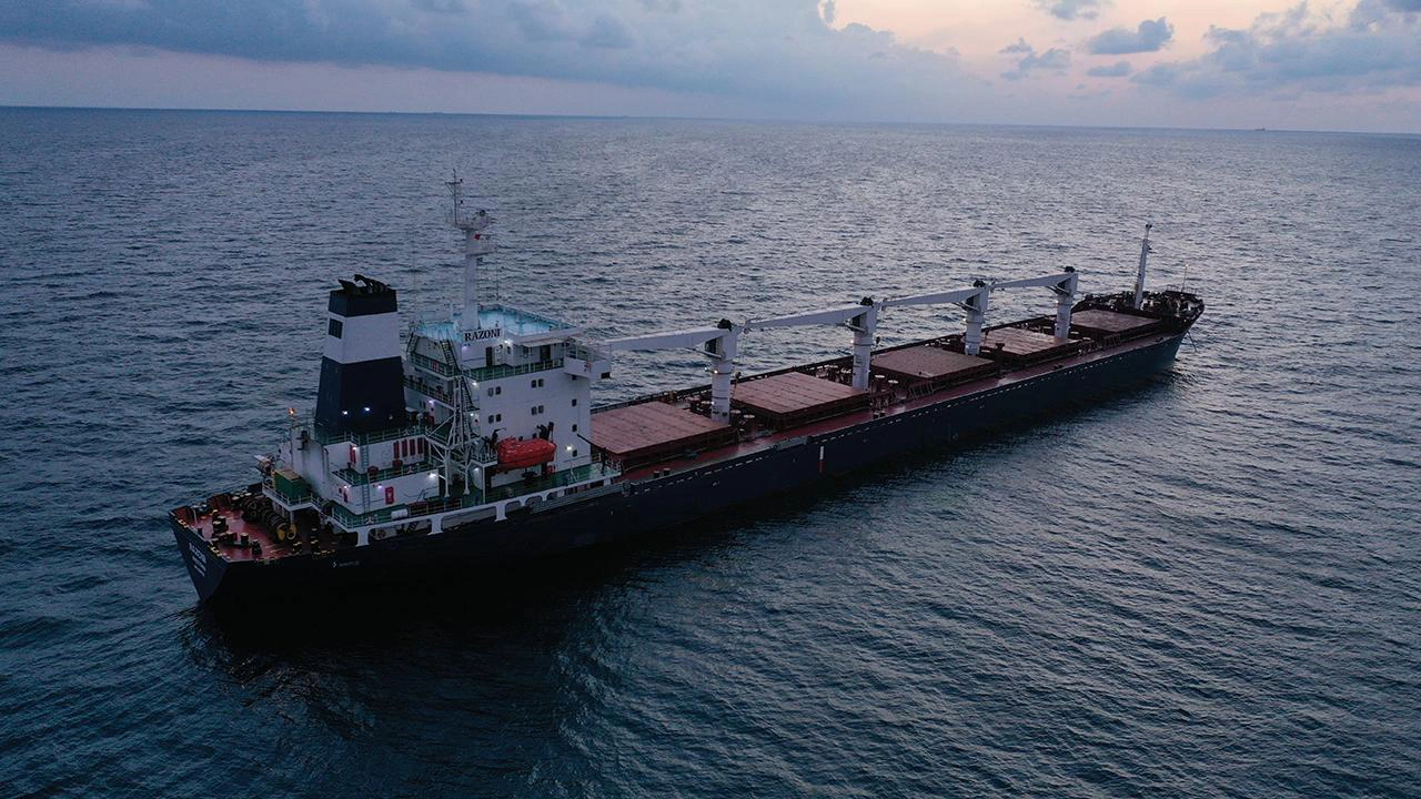 Denetim yapılması bekleniyordu! MSB, heyetlerin tahıl yüklü Razoni'ye kaçta denetim yapacağını duyurdu!