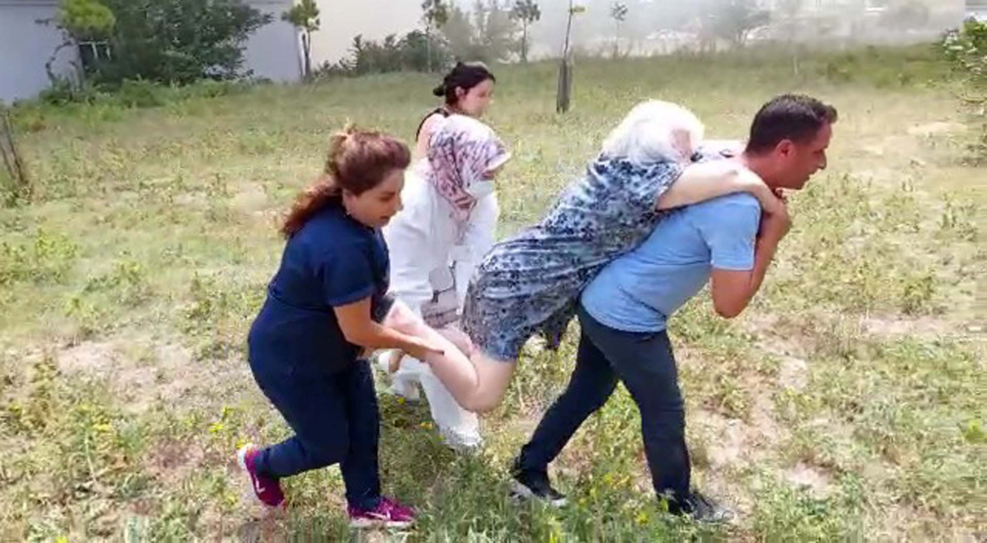 Son dakika | Zeytinburnu Balıklı Rum Hastanesinin çatısında yangın! Tüm hastalar tahliye edildi