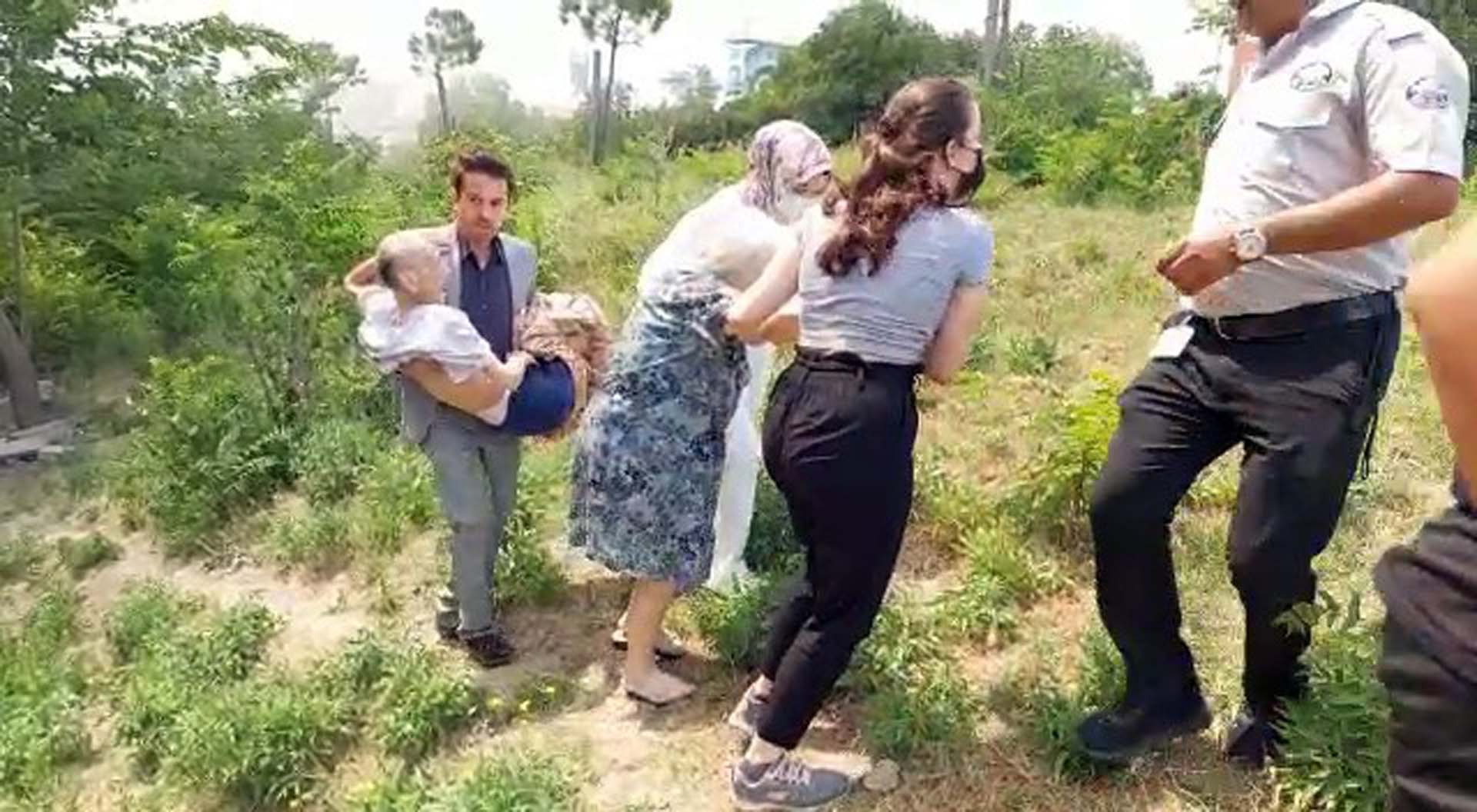 Son dakika | Zeytinburnu Balıklı Rum Hastanesinin çatısında yangın! Tüm hastalar tahliye edildi