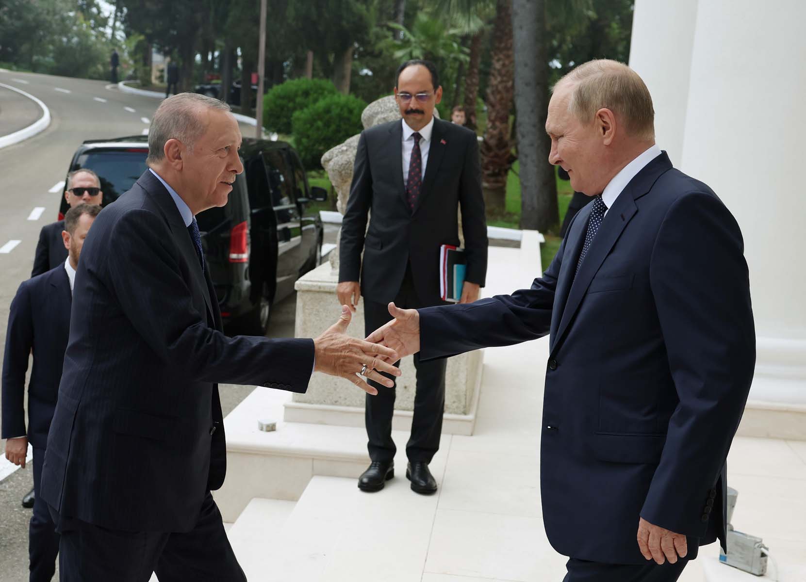 Son dakika |Cumhurbaşkanı Erdoğan, Vladimir Putin ile bir araya geldi! Bugün dünyanın gözü Soçi'de, burayı takip ediyorlar