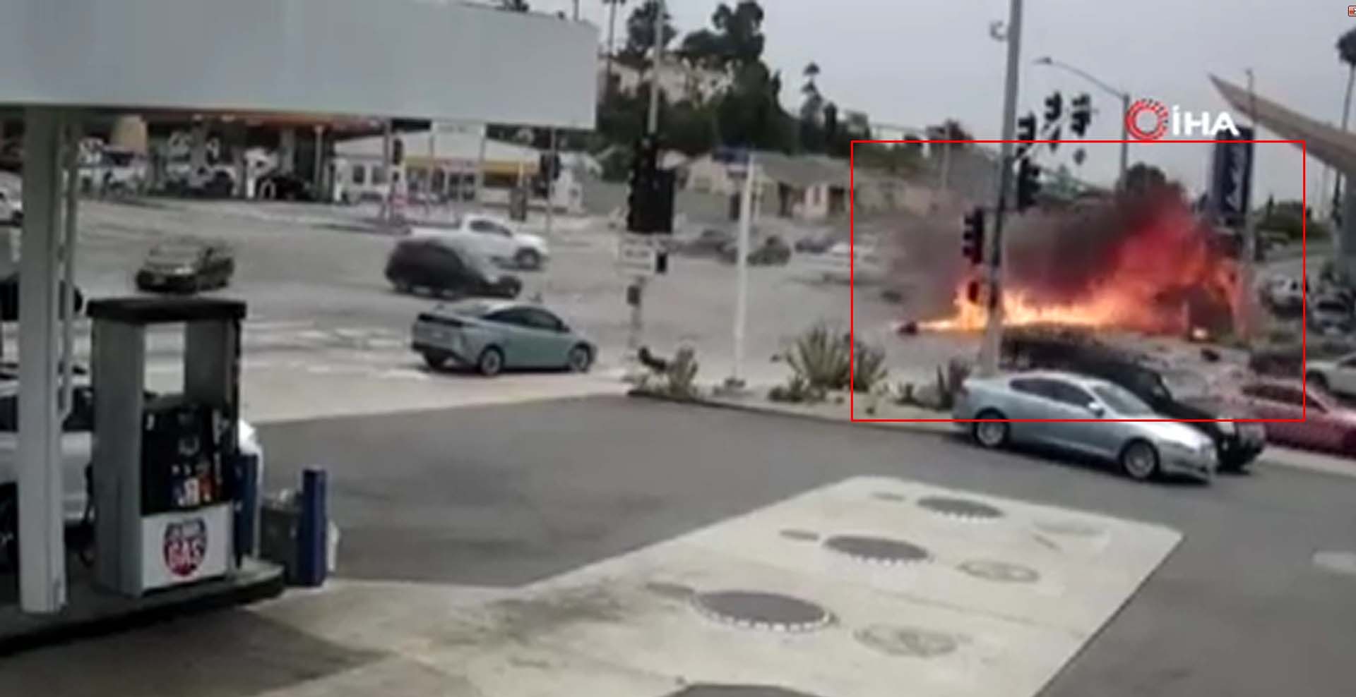 Hızlı olan otomobil araçların arasına daldı! Alev topuna döndü: 5 ölü, 8 yaralı 