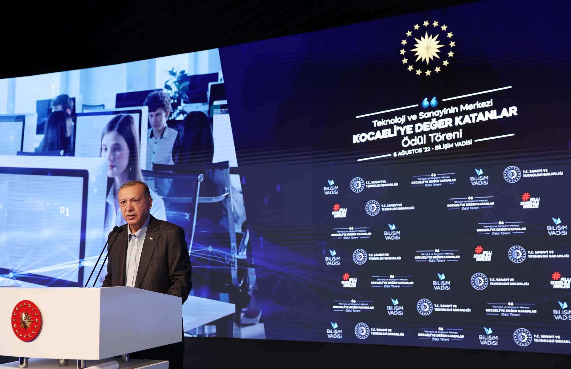 Cumhurbaşkanı Erdoğan, Kocaeli’ye Değer Katanlar Ödül Töreni'nde konuştu: Bizimle ortalıklara girmek isteyen süper güçler var