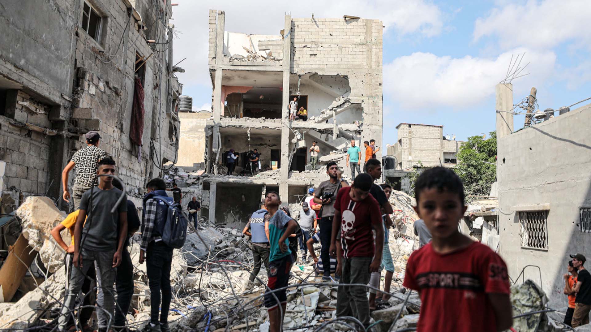 İsrail Gazze hava sahasına saldırmaya devam ediyor! Can kaybı 41'e yükseldi!