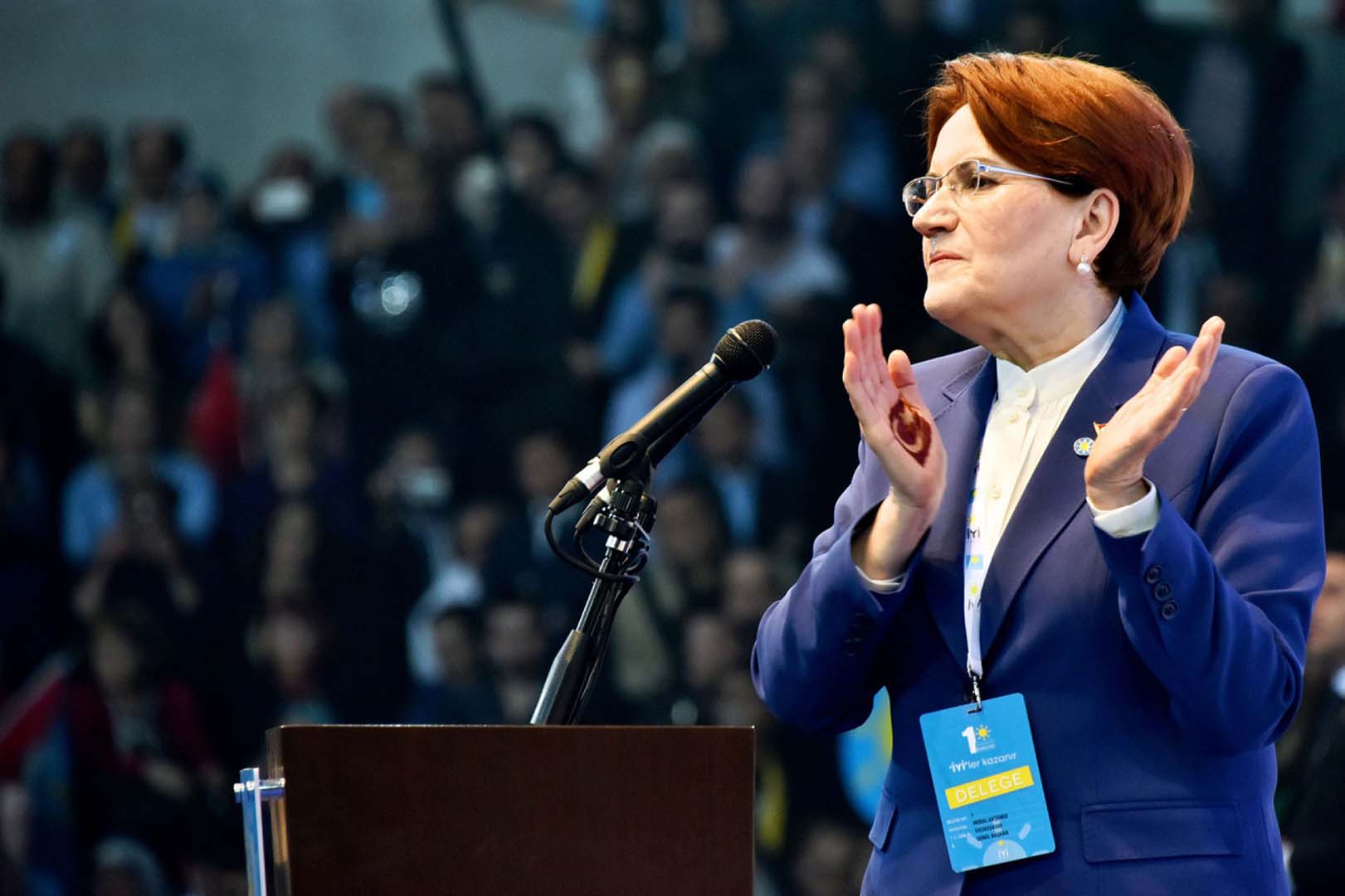 Meral Akşener'in genç kıza ese gürleye konuşmasına Alpay Özalan'dan sert gönderme! İyi kelimesini bile kirleten bu parti, büyük bir utanç kaynağıdır.