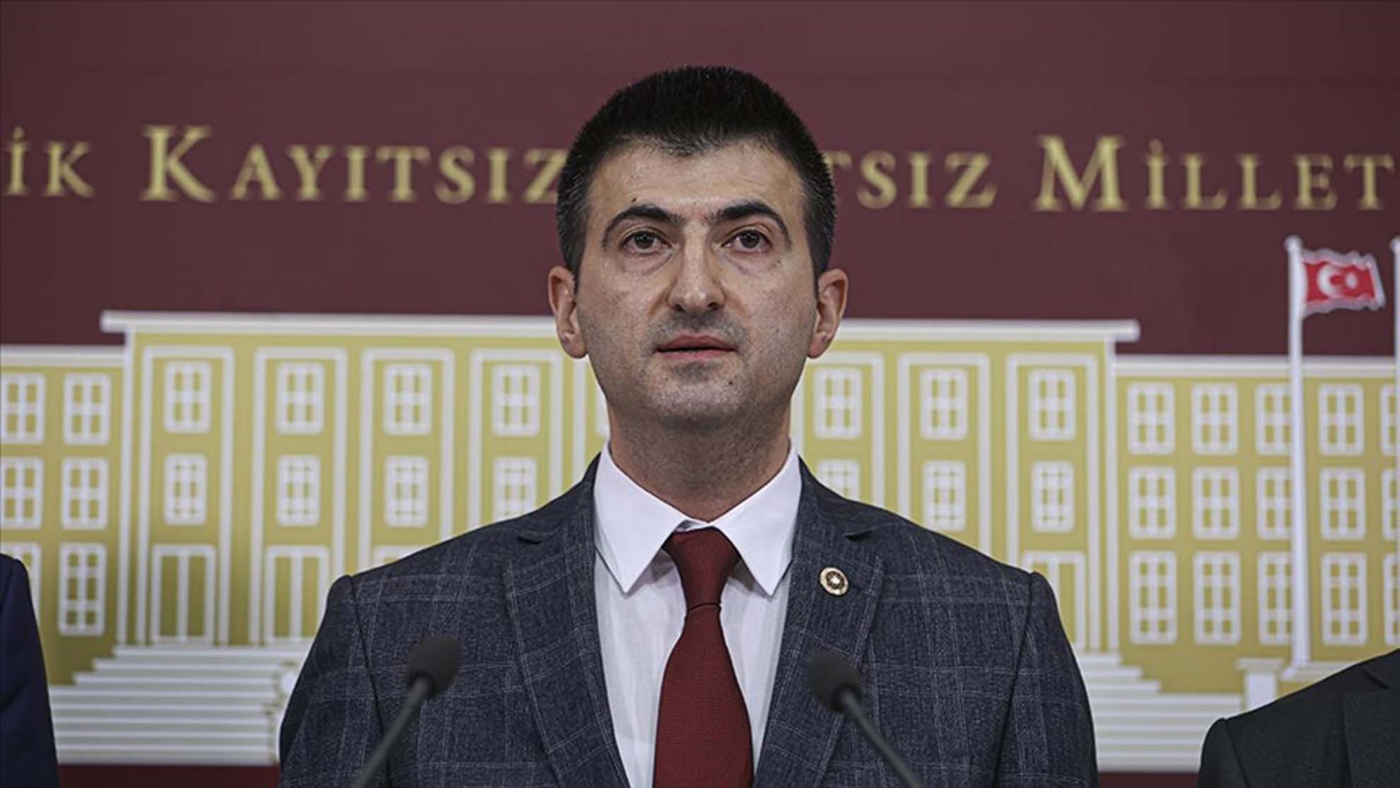 CHP ve MP'den istifa etmişti! Mehmet Ali Çelebi AK Parti'ye mi geçecek? Sosyal medya hesabından duyurdu! 