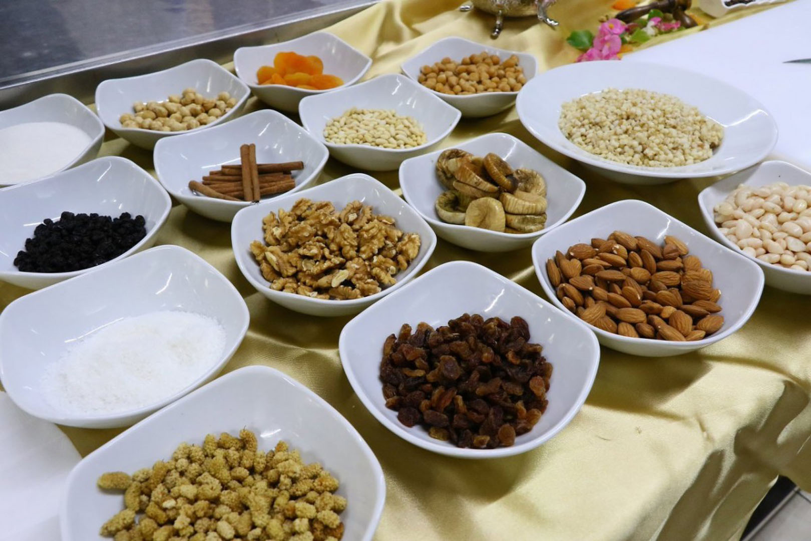 Bu sene yediğiniz aşure ağzınızın tadını kaçırabilir! Bir tencere aşurenin fiyatı dudak uçuklatıyor!