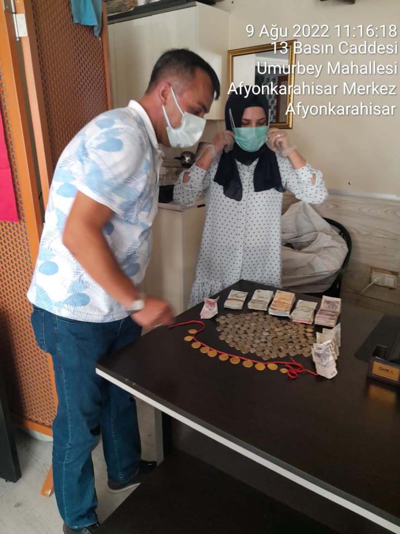 Bankamatikte bile bu kadar para yoktur! Dilencinin çantasından adeta servet çıktı!