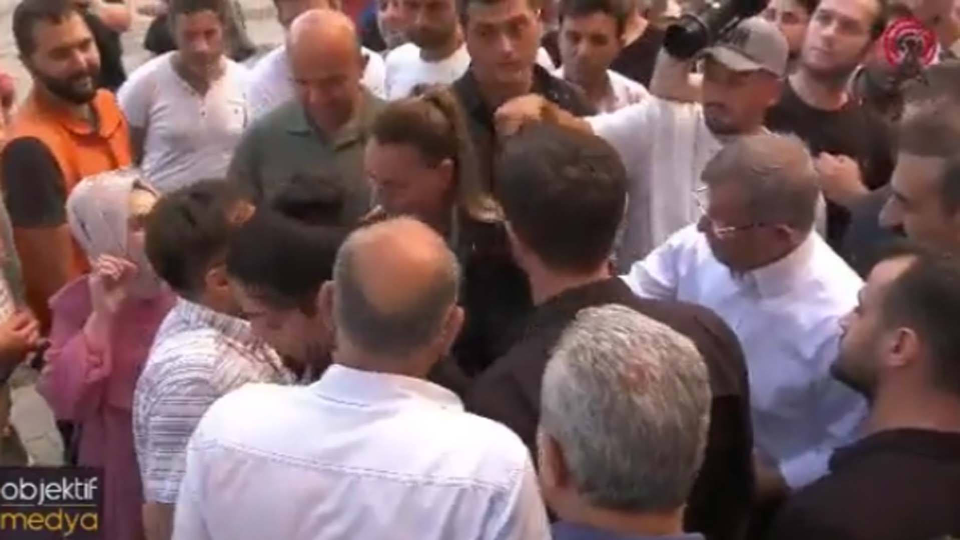 Vatandaşın o sorusu Ahmet Davutoğlu'nu afallattı! Parmağını sallyıp bağırmakla yetindi! Yediğinz çorbayı nasıl kirlettiniz?