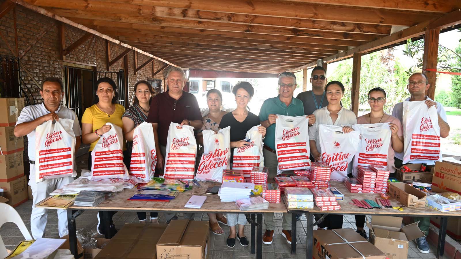 Anasınıfından 8'inci sınıfa kadar binlerce öğrenciye, yeni dönem öncesi kırtasiye malzemeleri hediye edilecek!