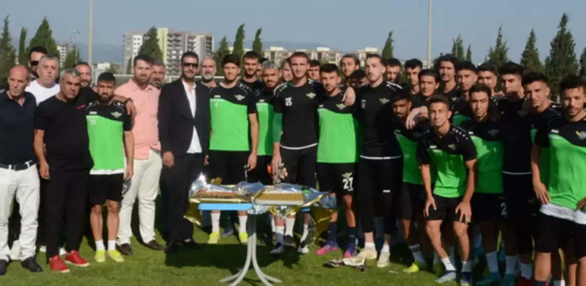 Akhisar Belediyespor'da baklava krizi! 8 futbolcu kadro dışı bırakıldı