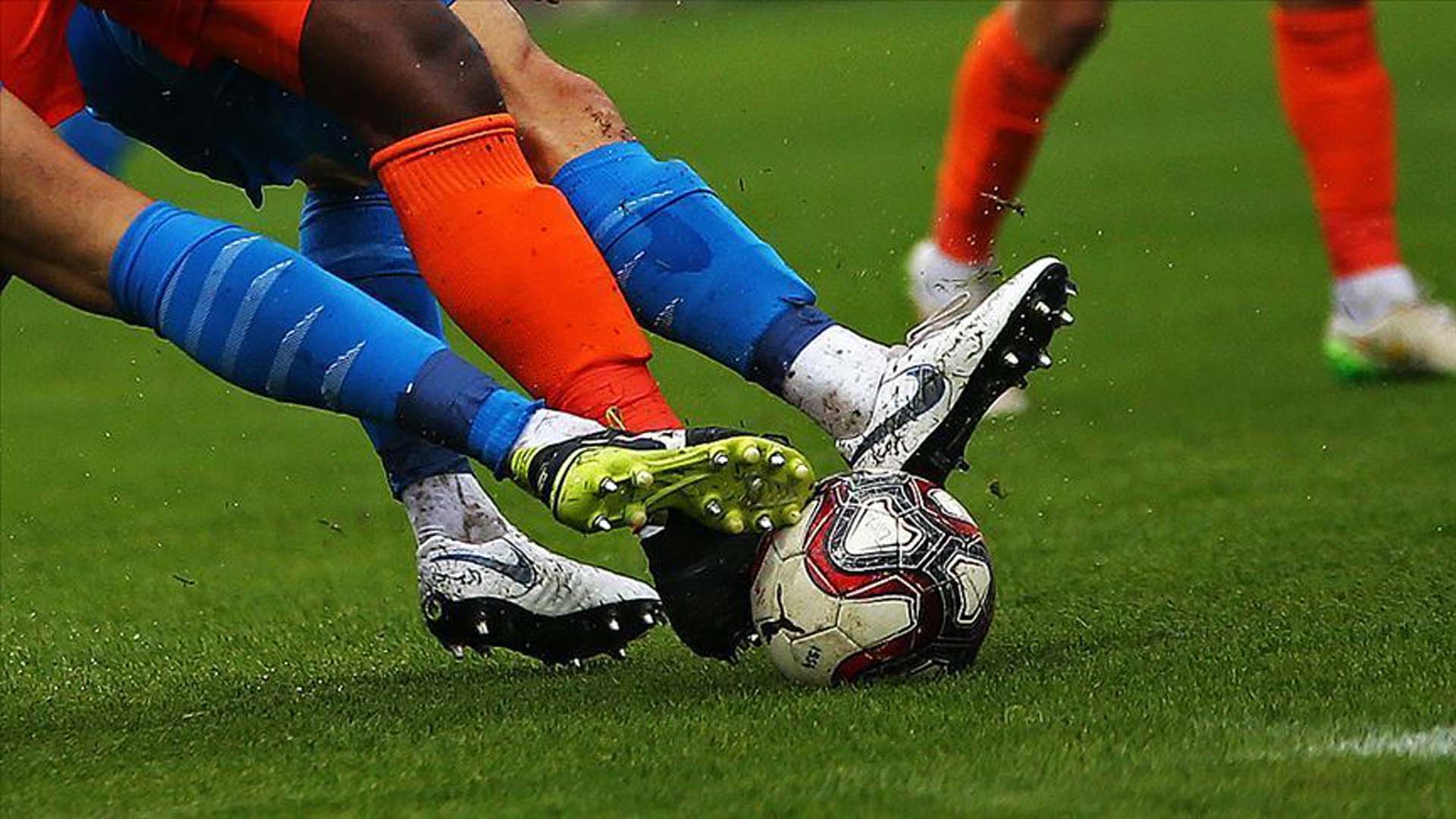 TFF'den yabancı kuralı açıklaması! 8'i sahada 6'sı kulübede 14 yabancı futbolcu olacak 