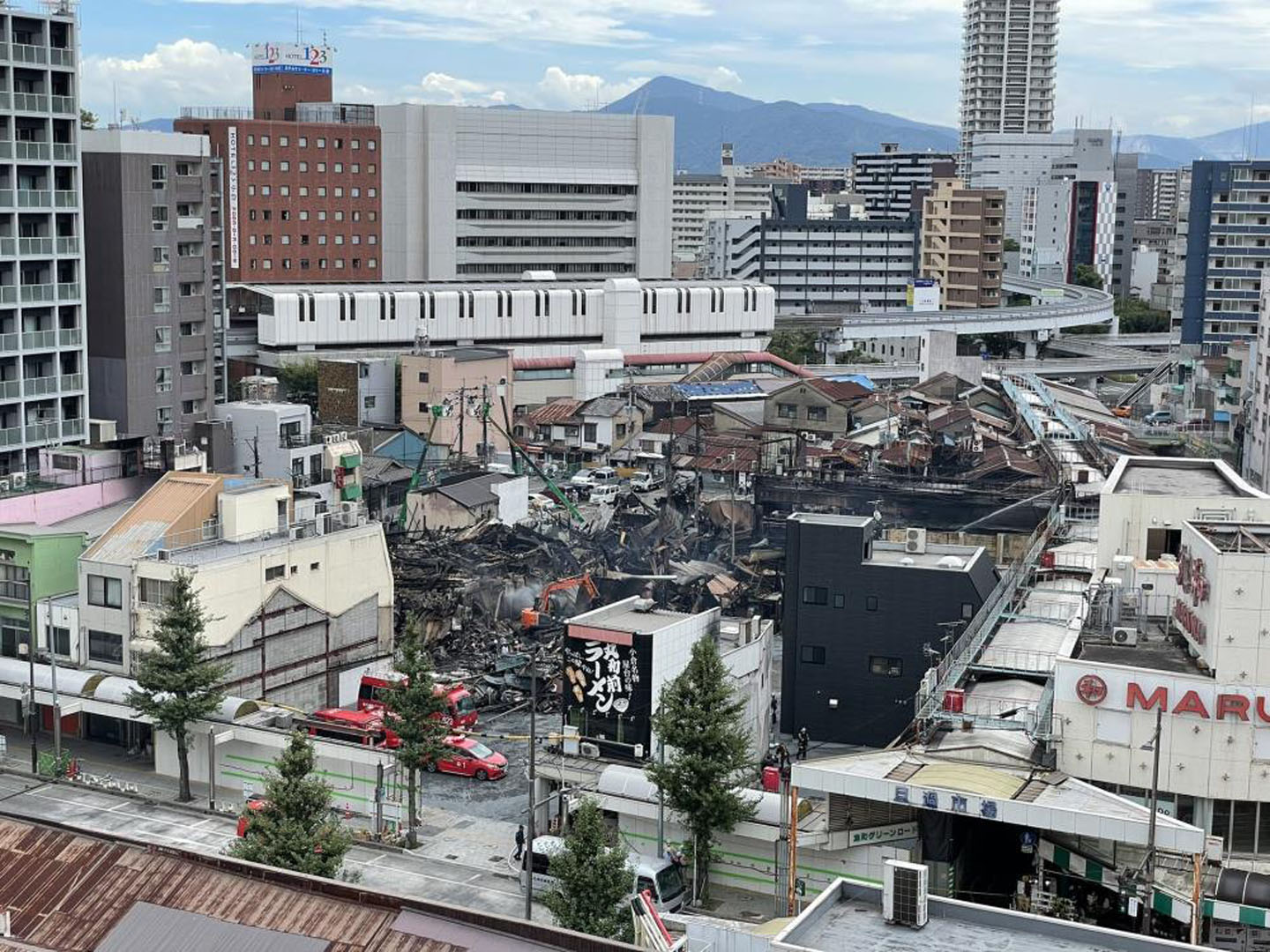 Japonya'da yangın faciası! Tarihi çarşı yanıp küle döndü