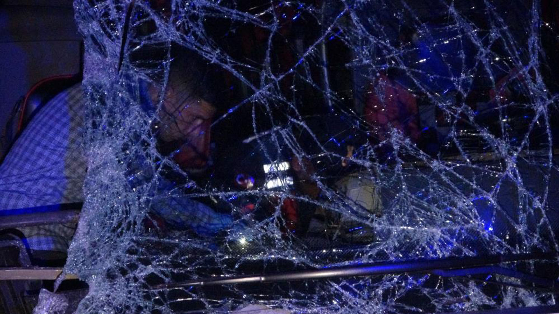 Uşak'ta tır faciası! Otobüs muavini hayatını kaybetti, 43 kişi yaralandı!