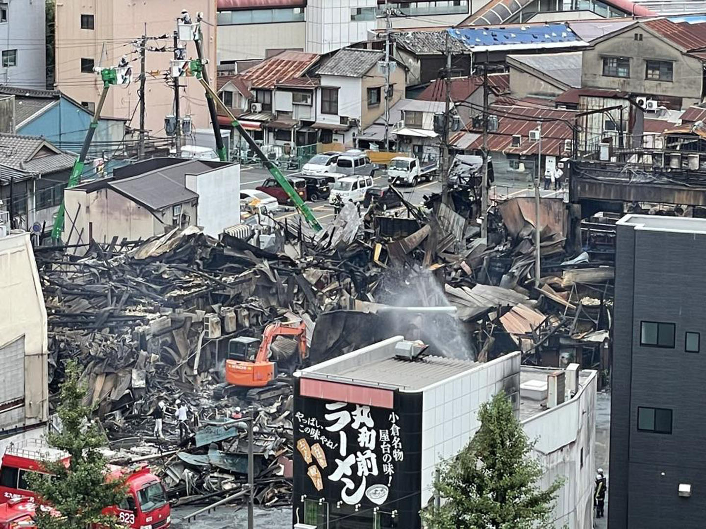 Japonya'da yangın faciası! Tarihi çarşı yanıp küle döndü