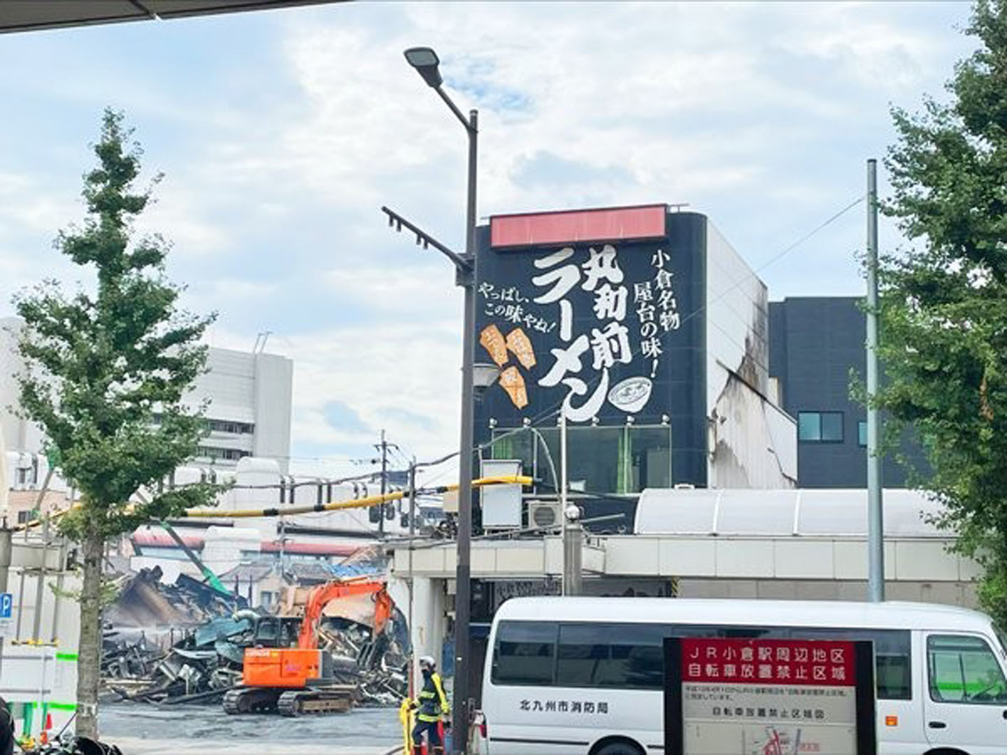 Japonya'da yangın faciası! Tarihi çarşı yanıp küle döndü