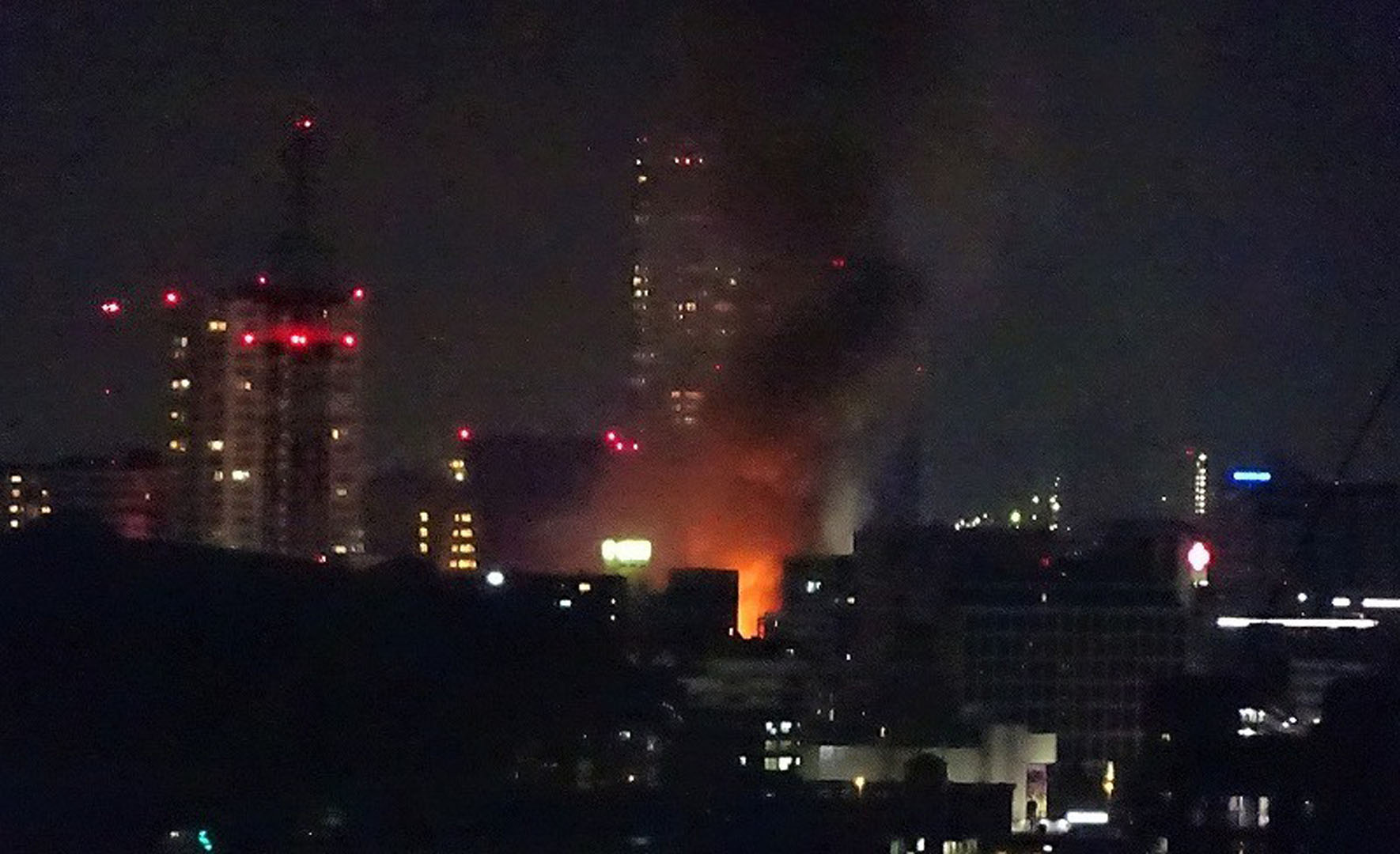 Japonya'da yangın faciası! Tarihi çarşı yanıp küle döndü