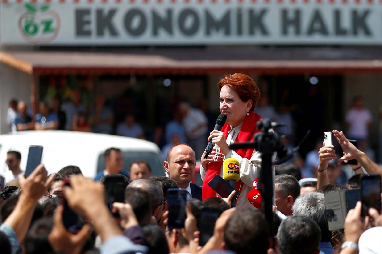 6'lı masanın Cumhurbaşkanı adayı henüz belli olmamışken... Meral Akşener'den Cumhurbaşkanlığı adaylığı için son noktayı koydu!