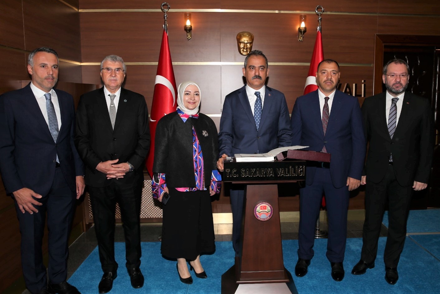 Sakarya'daki il değerlendirme toplantısında konuşan Bakan Özer: Türkiye son 20 yılda okullaşma oranında gerçekten çok ciddi bir sıçrama yakaladı